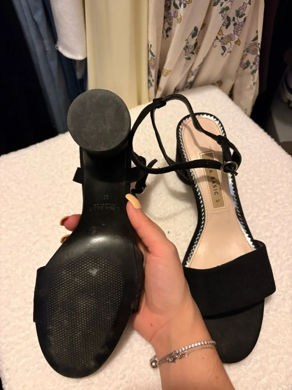 ZARA Black Suede Ankle-Strap Sandals 2.5” heel - Women - Picture 5 of 8